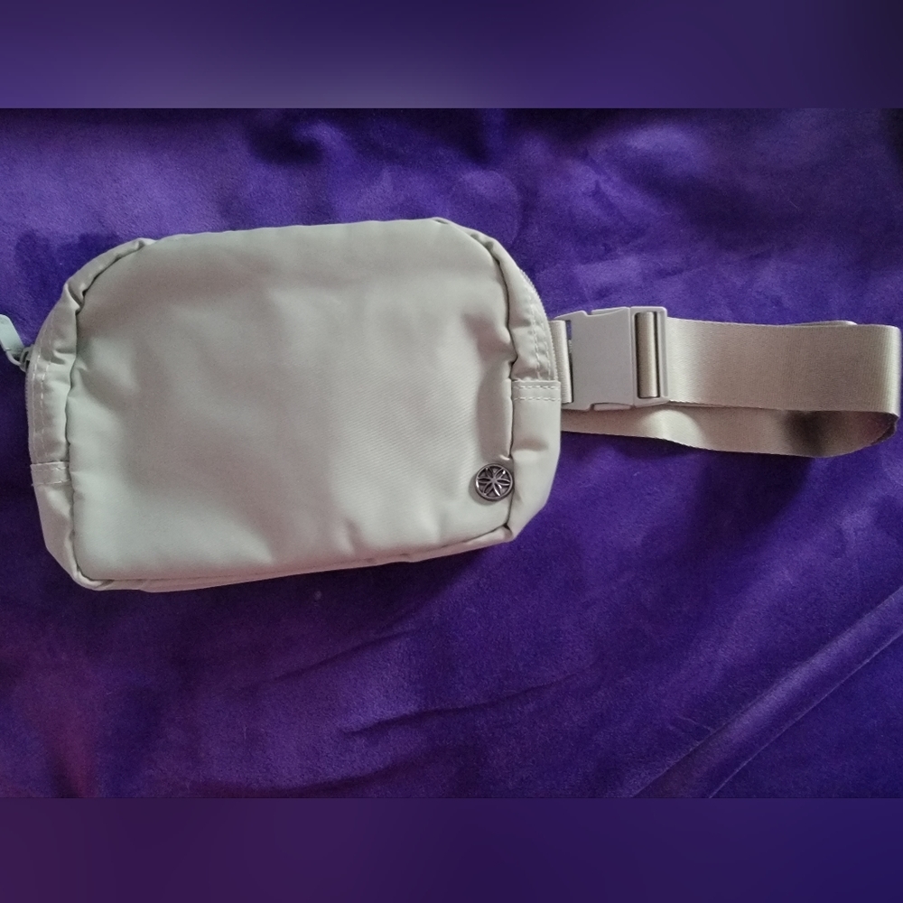Gaiam belt bag